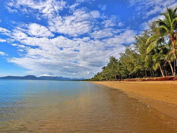 Holloways Beach - House