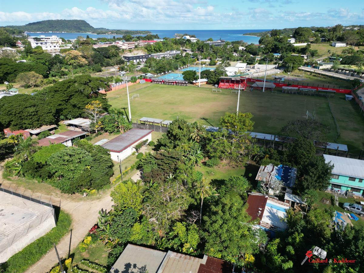 Prime 2,010 m² Property in the Heart of Stade, photo 2 of 7