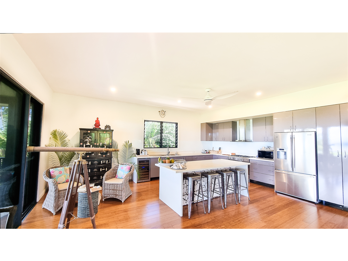 Absolute Beachfront Paradise in Eratap, photo 2 of 20