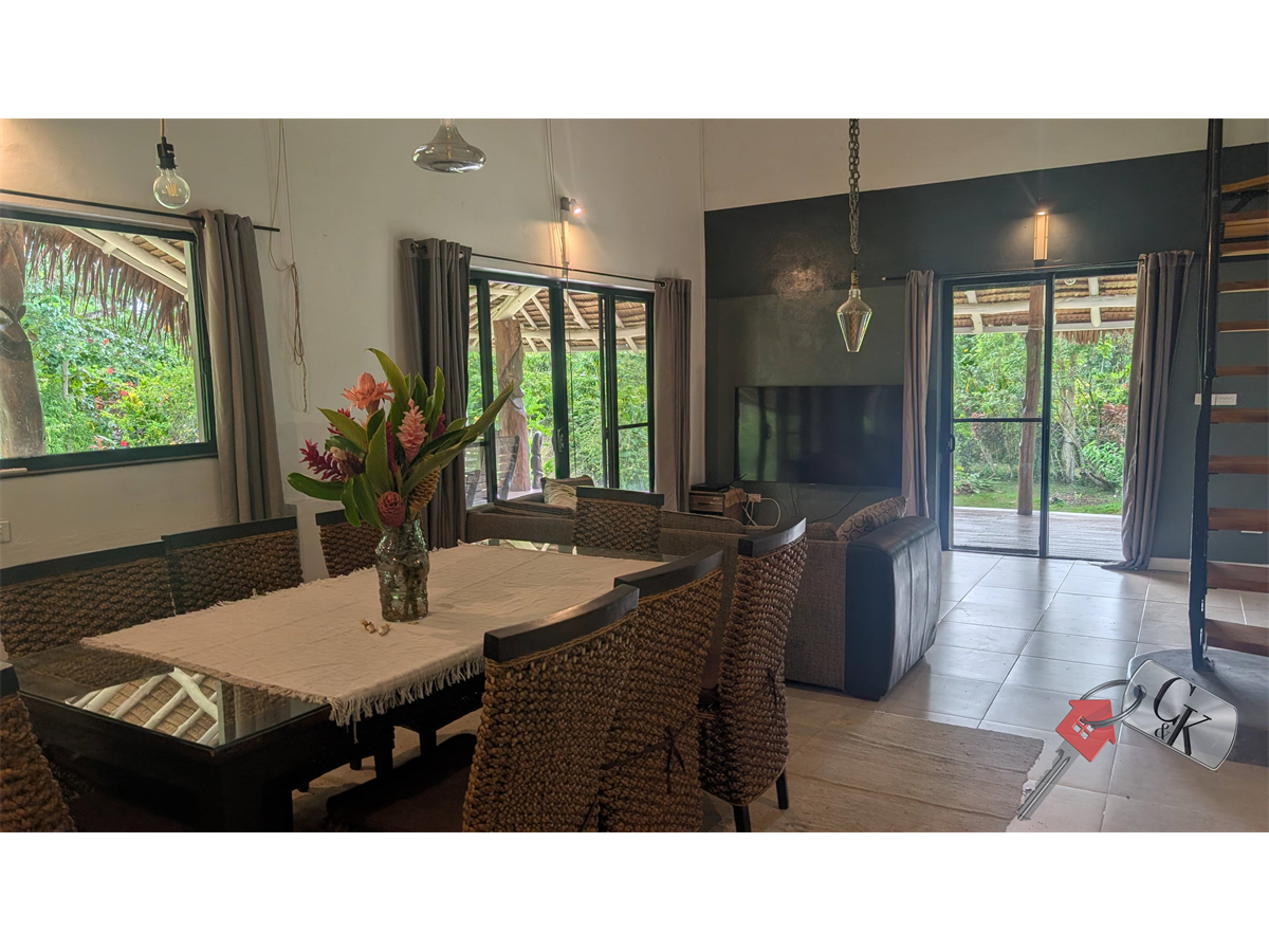 Character Home on Mele Bay, Rural Living at Its Best, photo 2 of 21