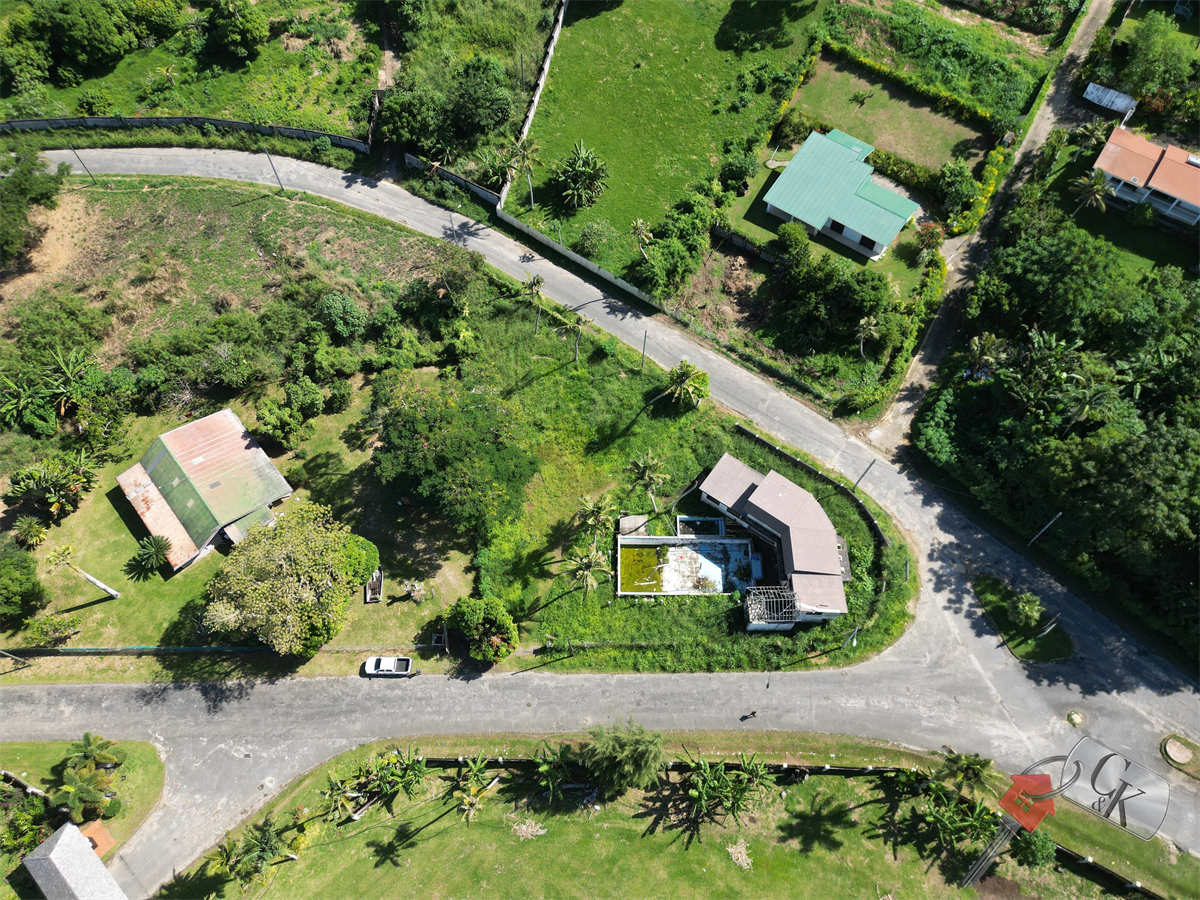 Prime Corner Lot Opposite Warwick Le Lagon, photo 2 of 6