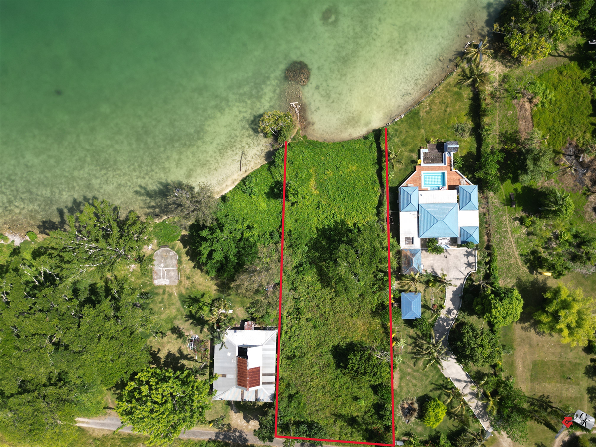 Secluded Waterfront Oasis, photo 2 of 9